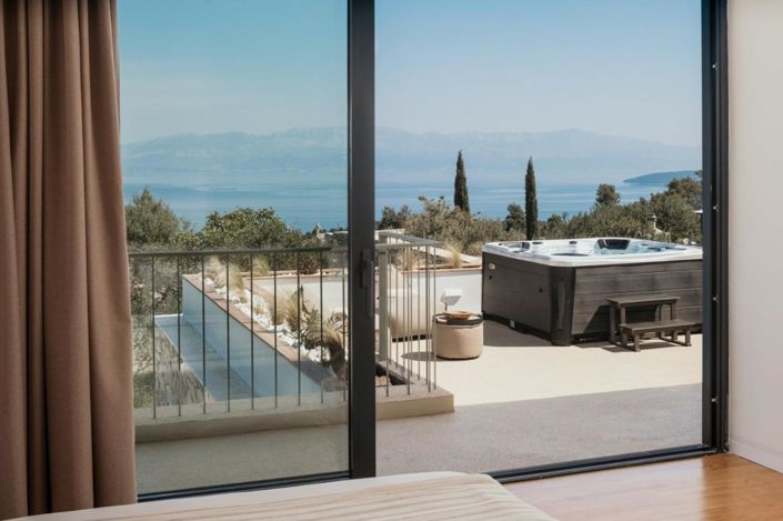 Image No.13-3 Bed Property for sale