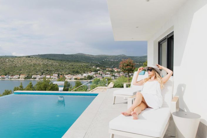 Image No.10-4 Bed Property for sale