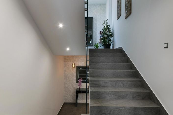 Image No.21-4 Bed Property for sale