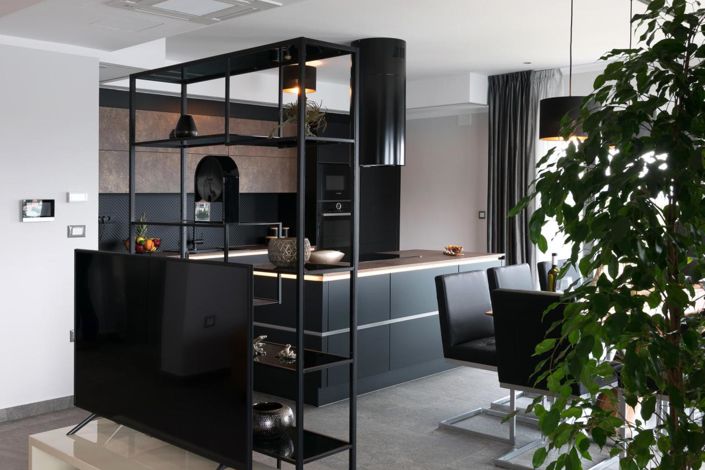 Image No.25-4 Bed Property for sale