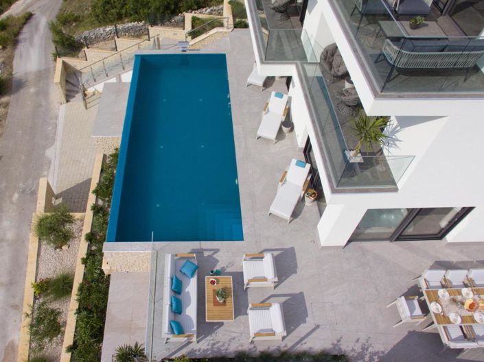 Image No.4-4 Bed Property for sale