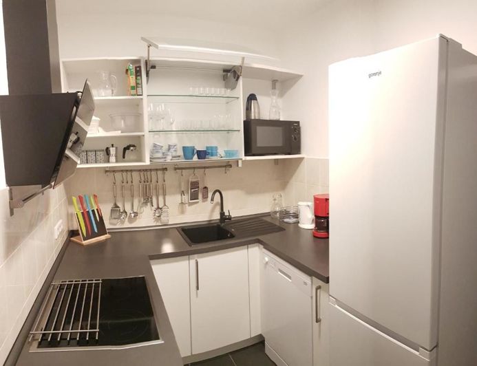 Image No.19-8 Bed Property for sale