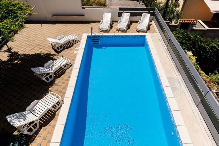 Image No.10-12 Bed Property for sale