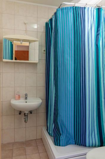 Image No.12-12 Bed Property for sale