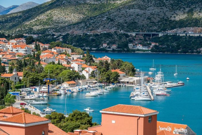 Image No.14-12 Bed Property for sale