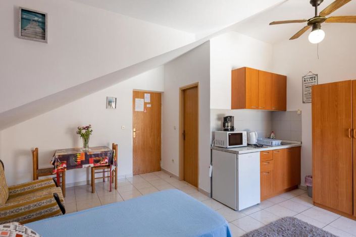 Image No.19-12 Bed Property for sale