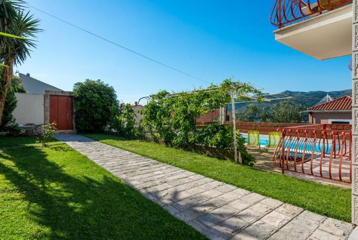 Image No.23-12 Bed Property for sale