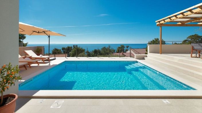 Image No.1-4 Bed Property for sale