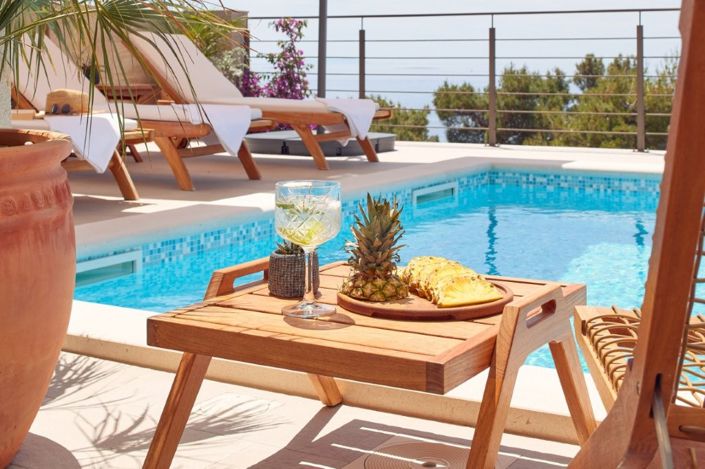 Image No.12-4 Bed Property for sale