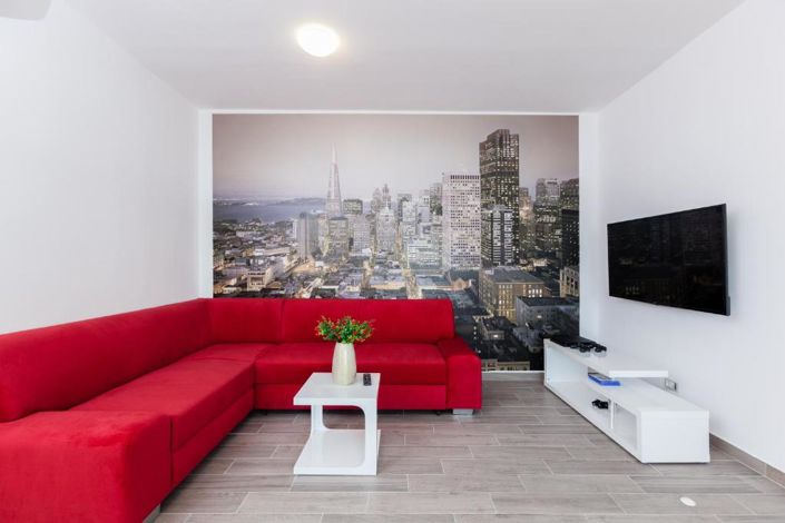 Image No.23-9 Bed Property for sale