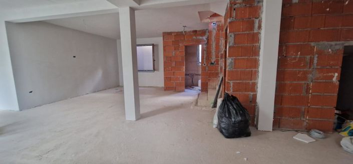 Image No.13-4 Bed Property for sale