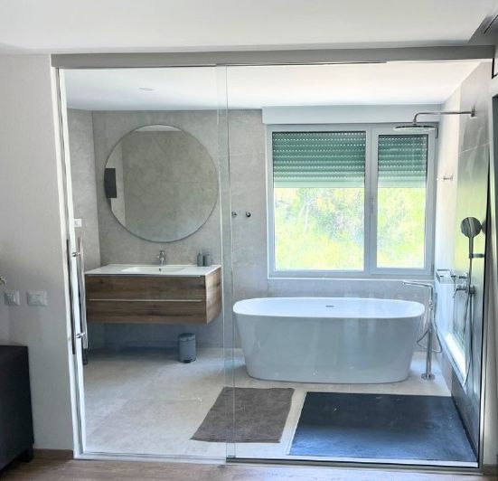 Image No.13-4 Bed Property for sale