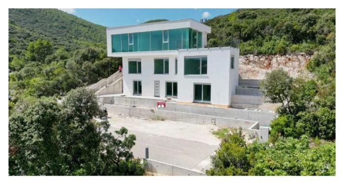 Image No.3-4 Bed Property for sale