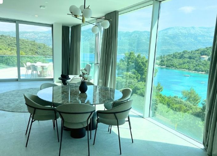 Image No.7-4 Bed Property for sale