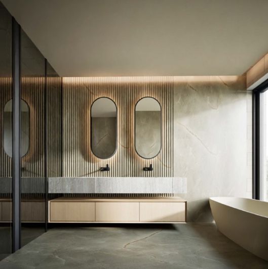 Image No.10-6 Bed Property for sale