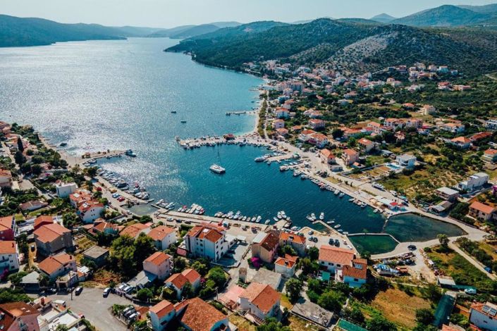 Image No.2-15 Bed Property for sale