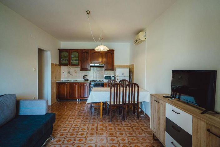 Image No.20-15 Bed Property for sale