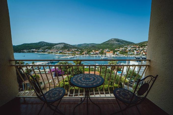 Image No.5-15 Bed Property for sale