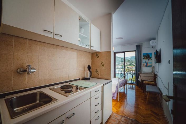 Image No.9-15 Bed Property for sale