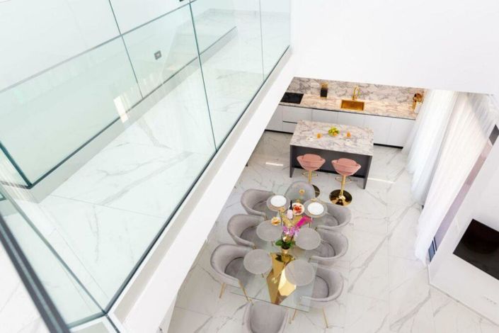 Image No.11-4 Bed Property for sale