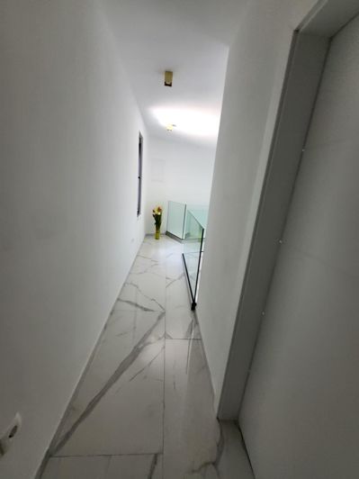 Image No.14-4 Bed Property for sale