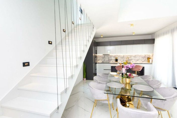 Image No.8-4 Bed Property for sale