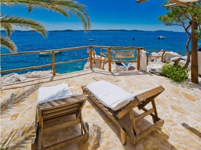 Image No.3-7 Bed Property for sale