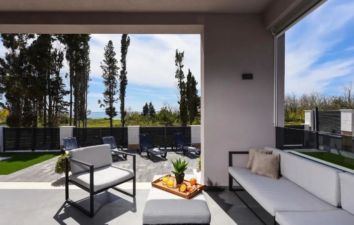 Image No.6-4 Bed Property for sale