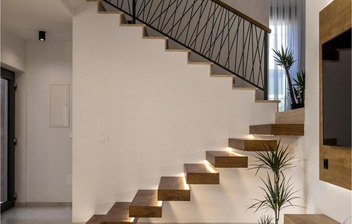 Image No.12-3 Bed Property for sale