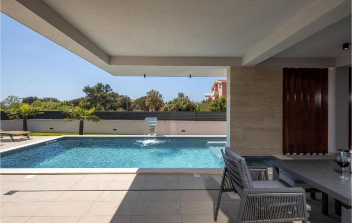 Image No.3-3 Bed Property for sale