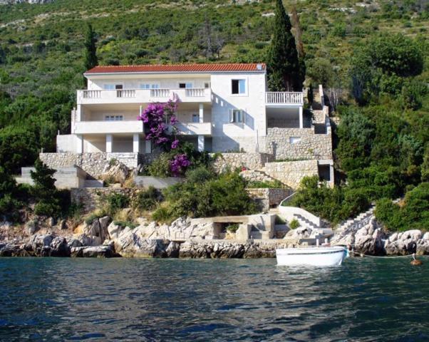 Image No.1-3 Bed Property for sale