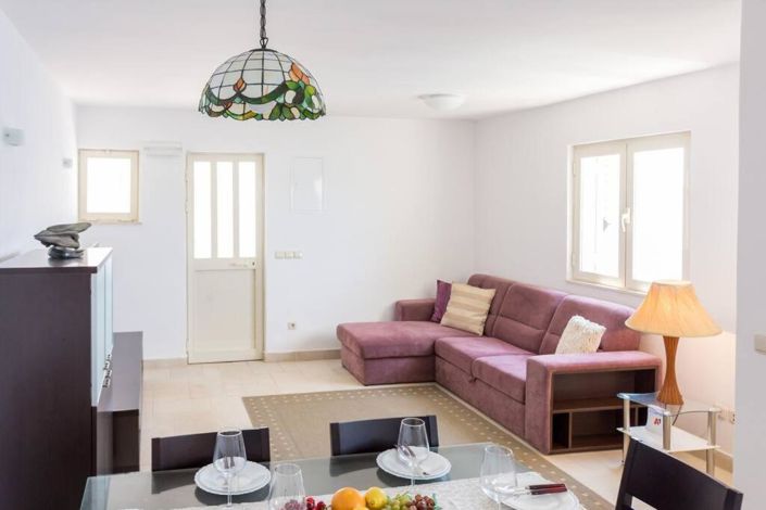 Image No.13-3 Bed Property for sale