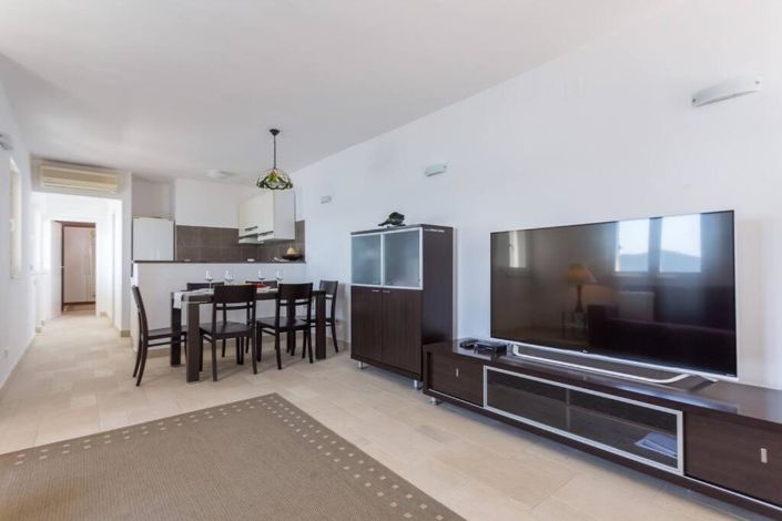 Image No.14-3 Bed Property for sale