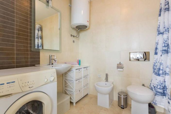 Image No.20-3 Bed Property for sale