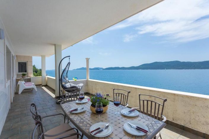 Image No.24-3 Bed Property for sale