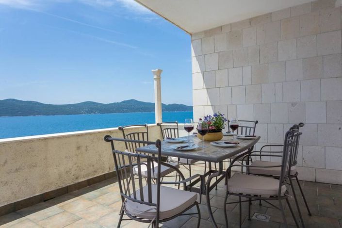 Image No.6-3 Bed Property for sale