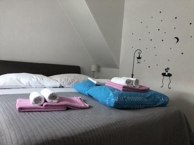 Image No.21-7 Bed Property for sale