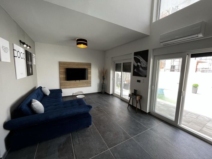 Image No.19-4 Bed Property for sale