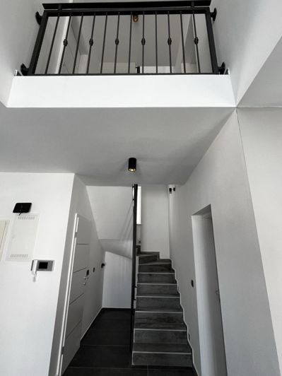 Image No.20-4 Bed Property for sale