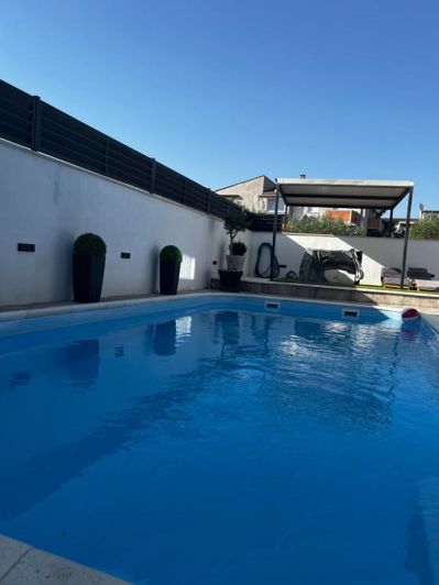 Image No.3-4 Bed Property for sale