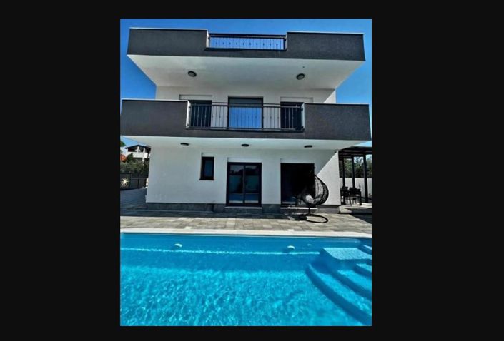 Image No.5-4 Bed Property for sale