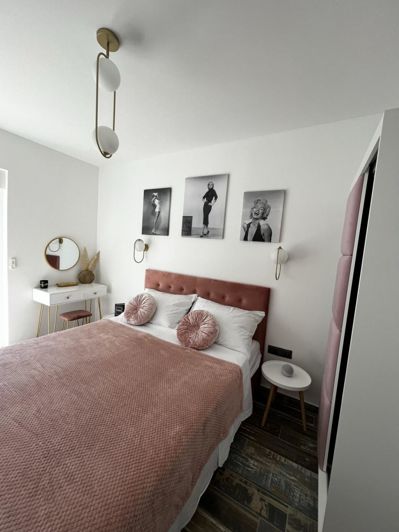 Image No.8-4 Bed Property for sale