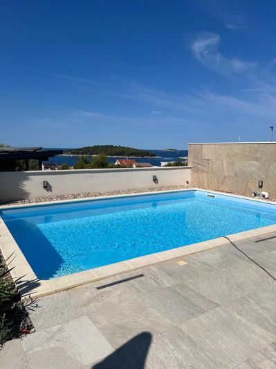 Image No.1-4 Bed Property for sale