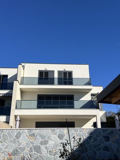 Image No.4-4 Bed Property for sale