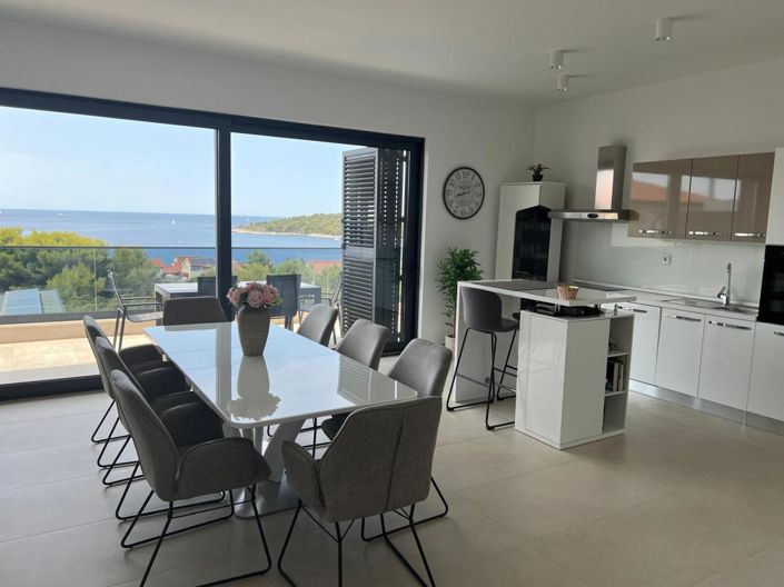 Image No.6-4 Bed Property for sale