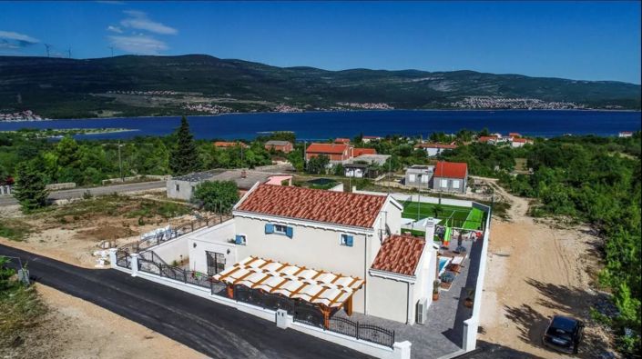 Image No.10-3 Bed Property for sale