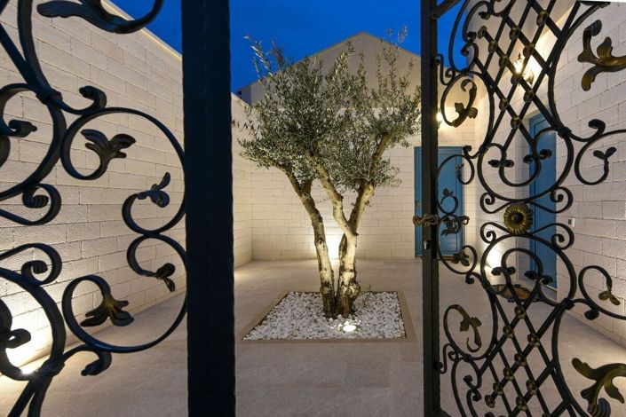 Image No.22-3 Bed Property for sale