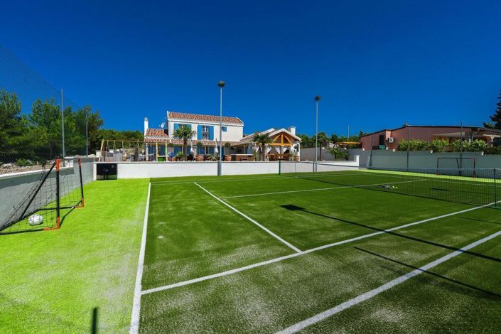 Image No.5-3 Bed Property for sale