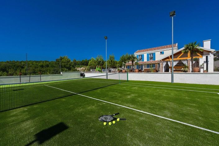 Image No.8-3 Bed Property for sale