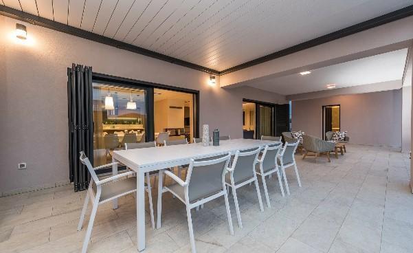 Image No.22-5 Bed Property for sale